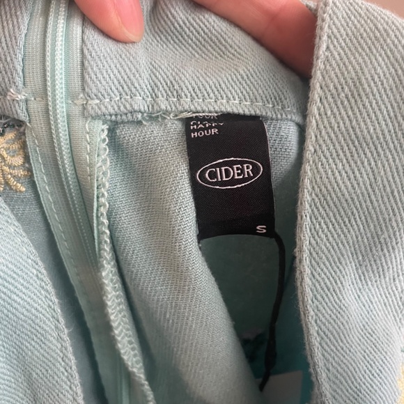 Floral Green Embroidery Romper - Picture 2 of 5